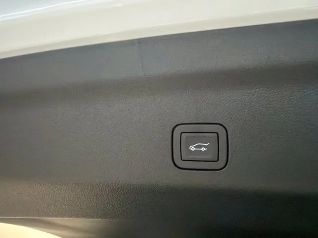 New 2026 Glacier White Tricoat GMC Denali image 31