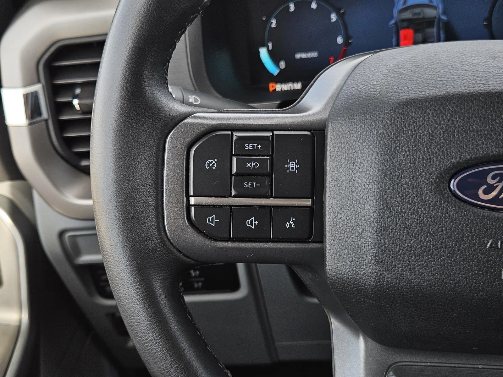 2024 Ford F-150 XLT - Photo 16