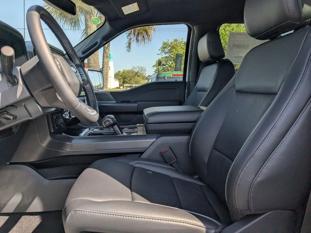 New 2026 Oxford White Ford Lariat image 21