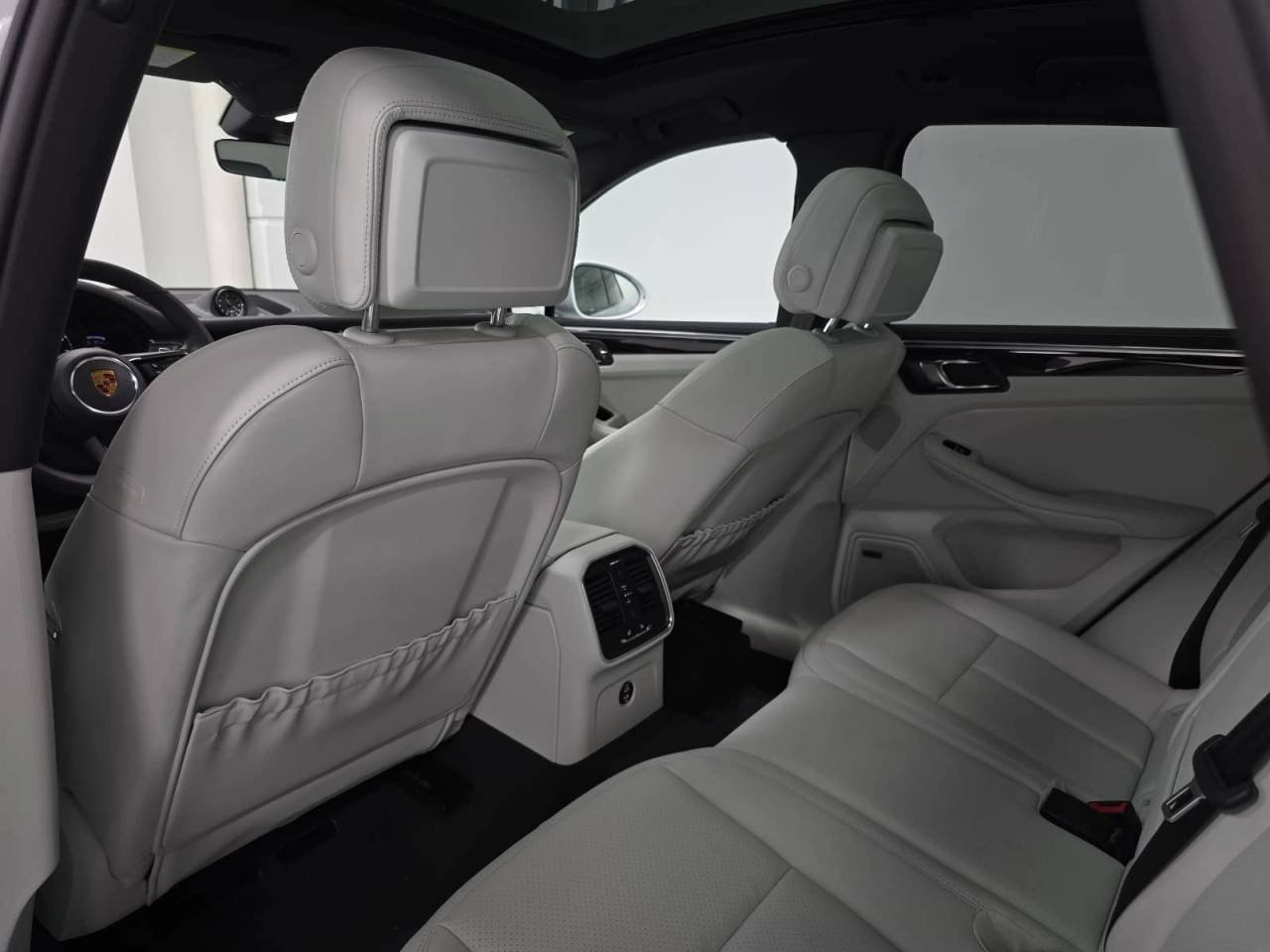 New 2026 Carrara White Metallic Porsche  image 28
