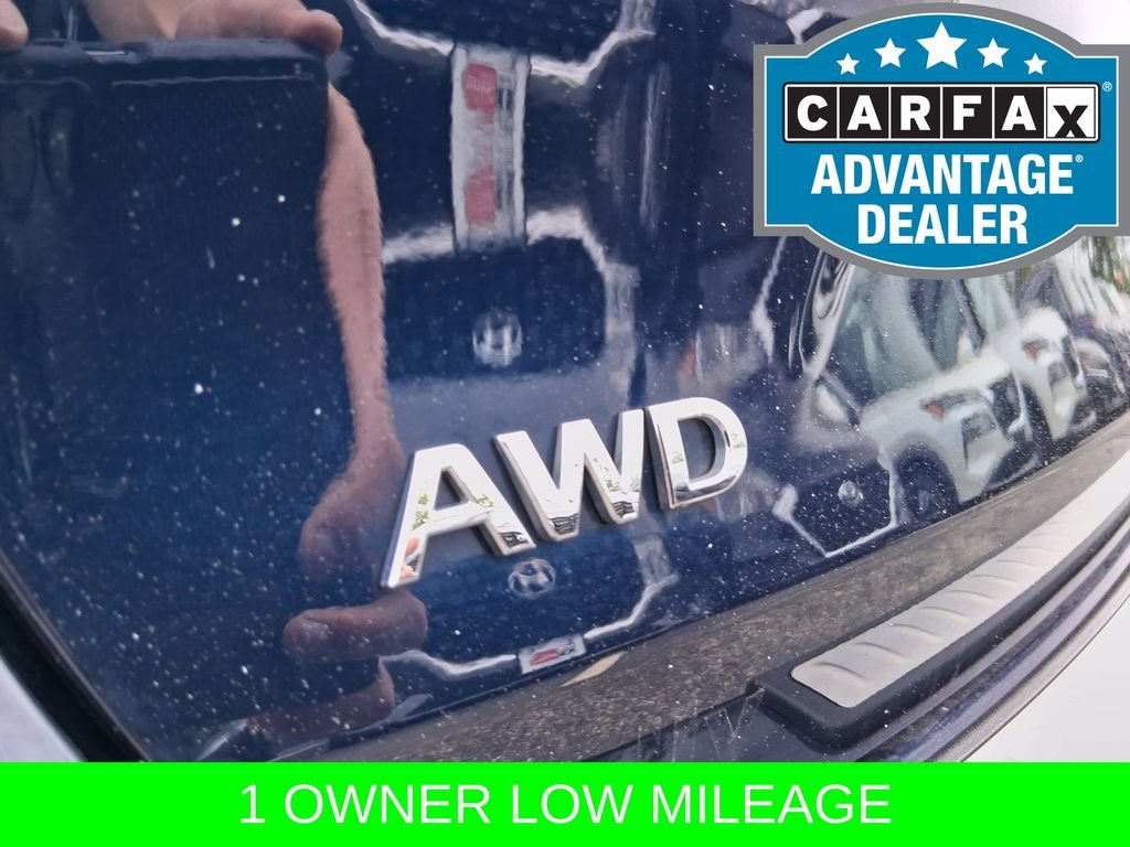Used 2023 Blue INFINITI LUXE image 13