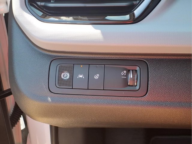 New 2027 Summit White Chevrolet LT image 11