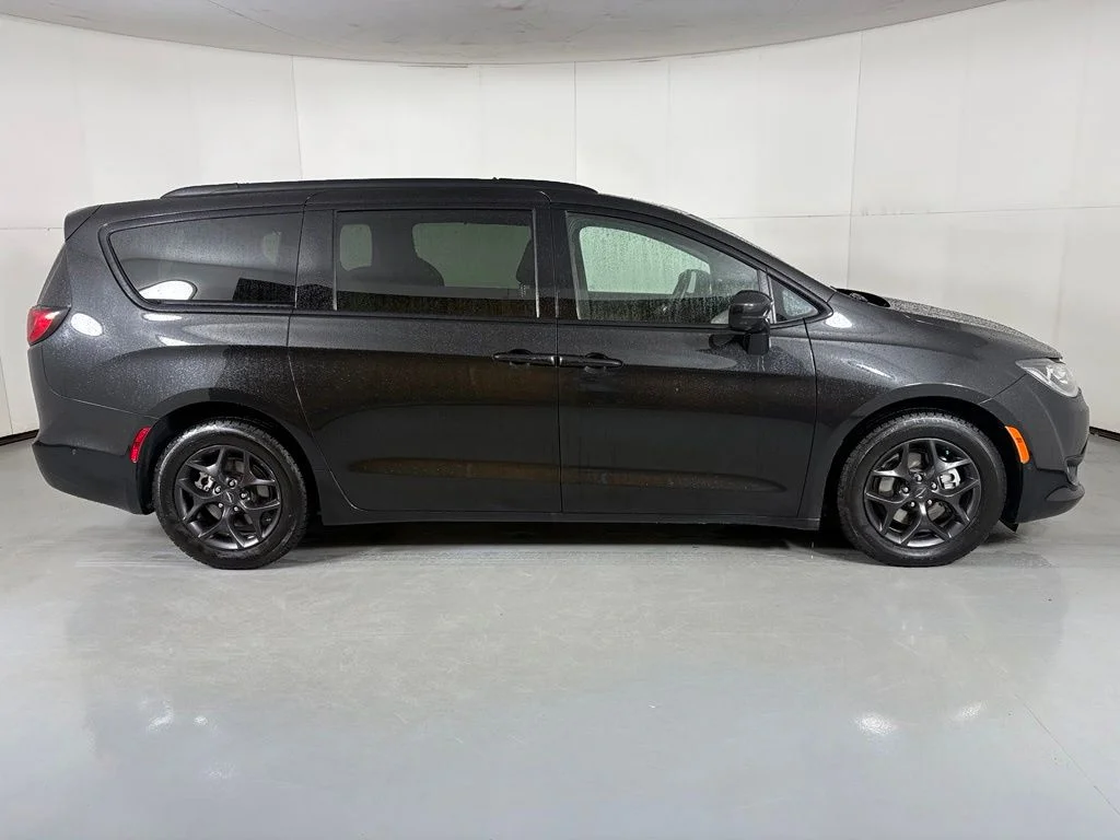 Used 2020 Black Chrysler Touring L Plus image 9