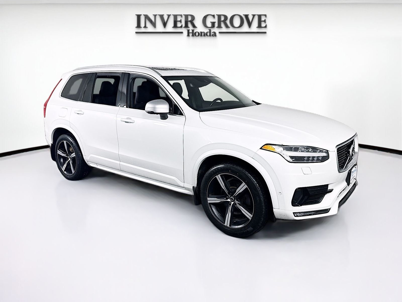 Used 2019 Crystal White Pearl Volvo T6 R-Design image 3