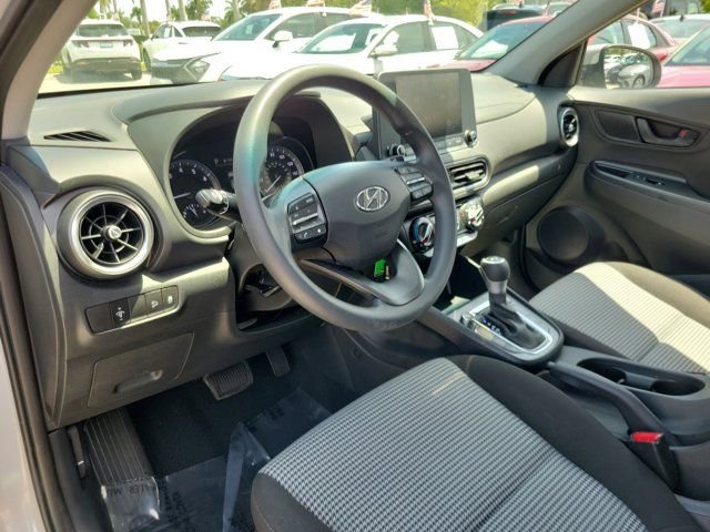 2023 Hyundai Kona SE - Photo 14