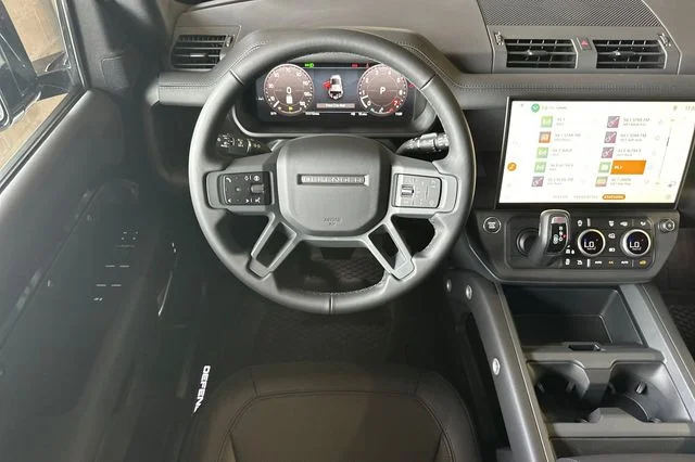 New 2026 Santorini Black Land Rover X-Dynamic SE image 13