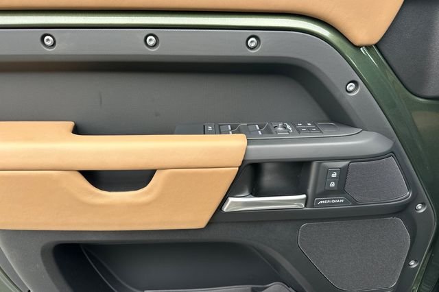 New 2026 Woolstone Green Land Rover S image 10