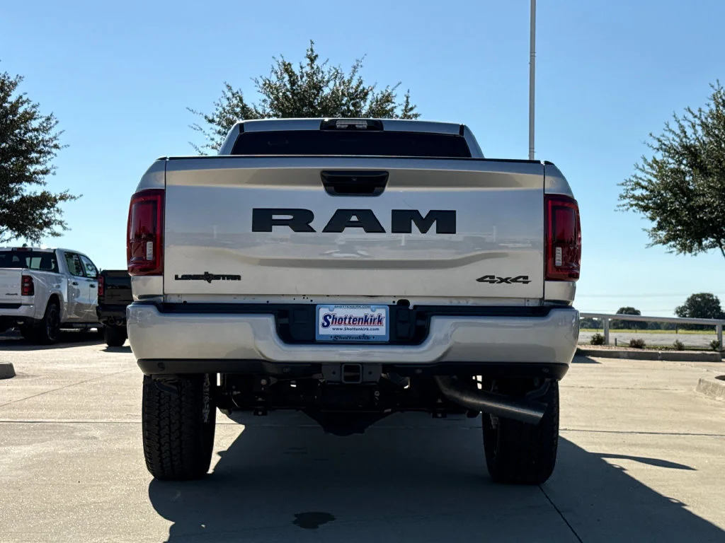 New 2027 Silver-Zynith Exterior Paint RAM Big Horn image 8
