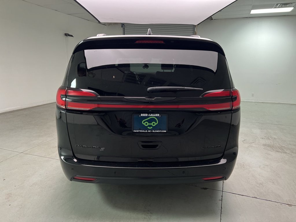 2025 Chrysler Pacifica Limited - Photo 7