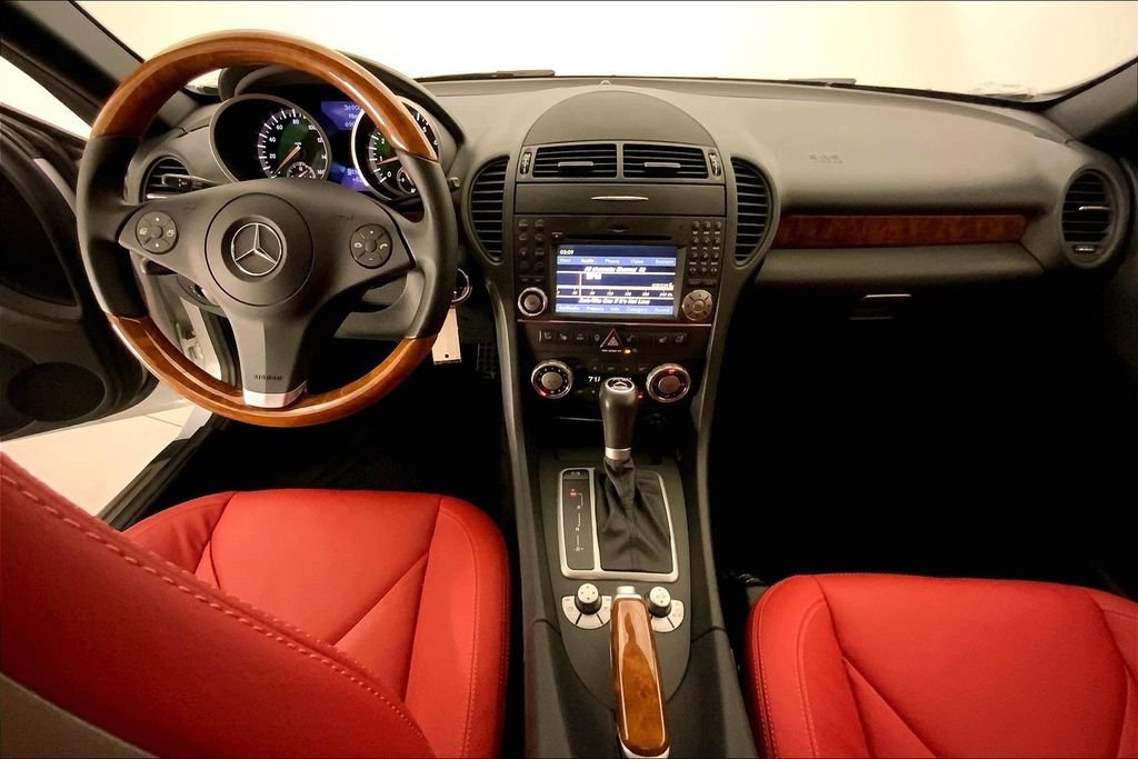 Used 2010  Mercedes-Benz SLK 350 image 14