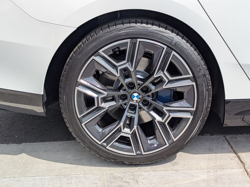 Used 2026 White BMW 530i image 26