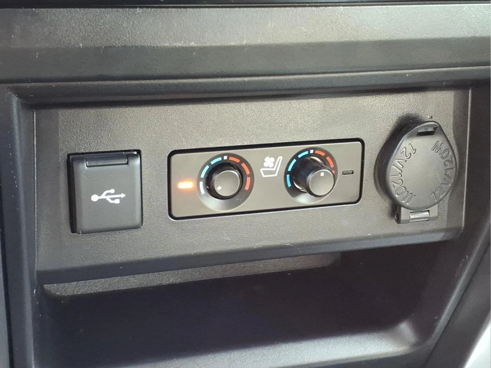 Certified Used 2024  Toyota Limited image 16