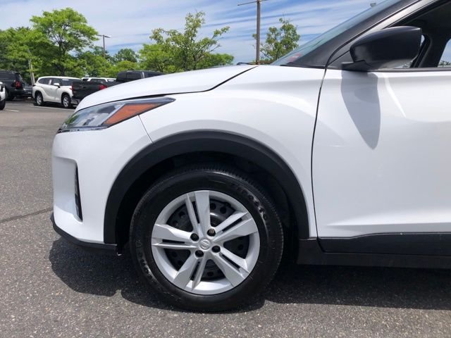 Used 2024 White Nissan S image 36