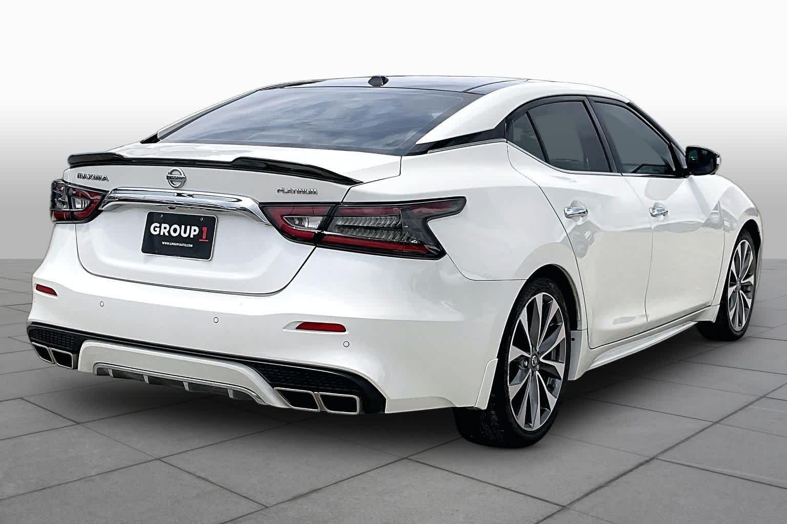Used 2022 Pearl White Tricoat Nissan Platinum image 13