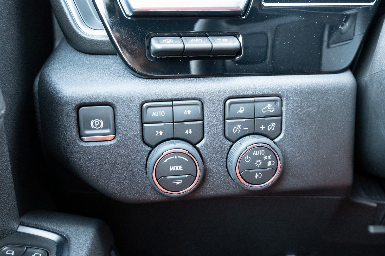 2026 Chevrolet Silverado 3500 HD High Country - Photo 10