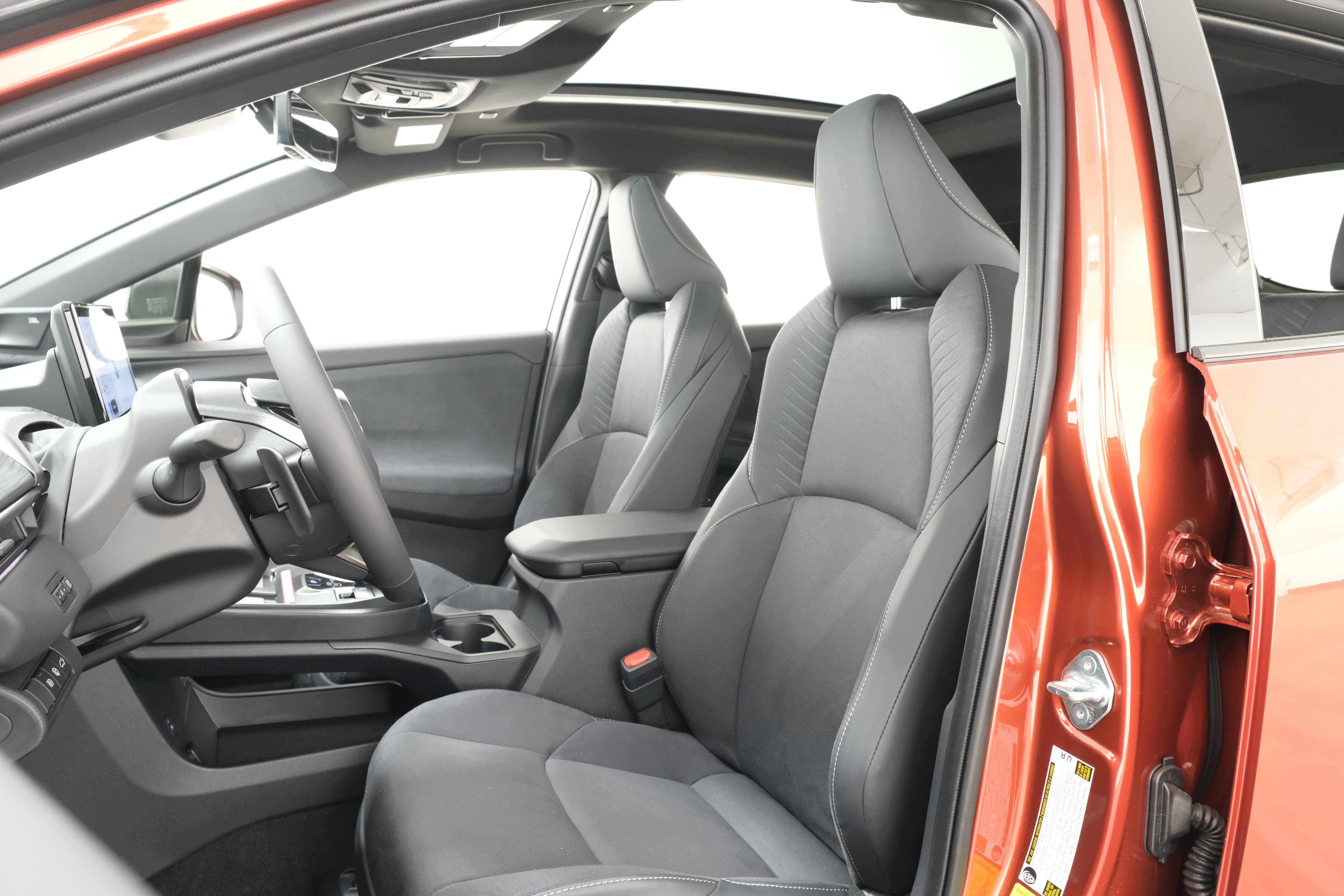 2026 Toyota C-HR XSE - Photo 29