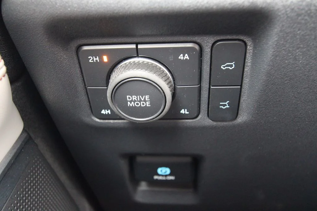 Used 2025 Space Silver Ford Active image 24