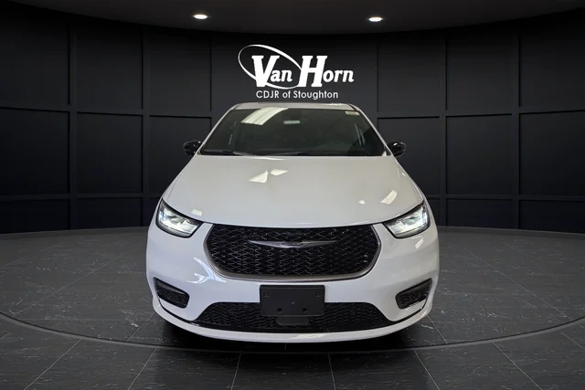 New 2026 Bright White Clear-Coat Exterior Paint Chrysler Select image 13