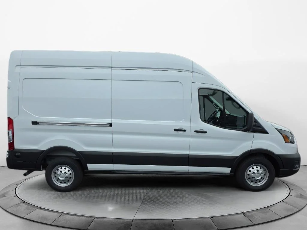 New 2026 Oxford White Ford Cargo Van image 4