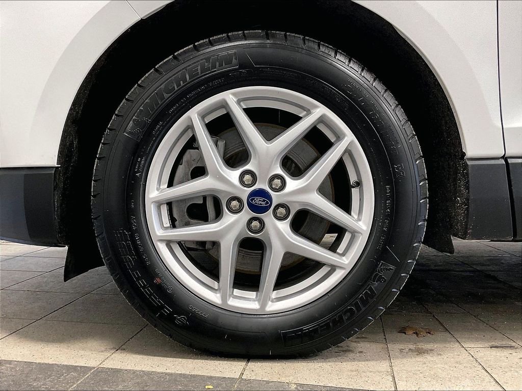 Used 2022 Oxford White Ford SEL image 7