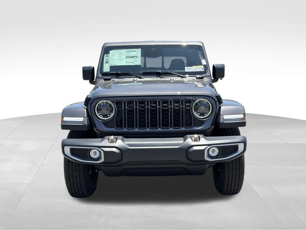 New 2026 Granite Crystal Metallic Clear-Coat Exterior Paint Jeep  image 3