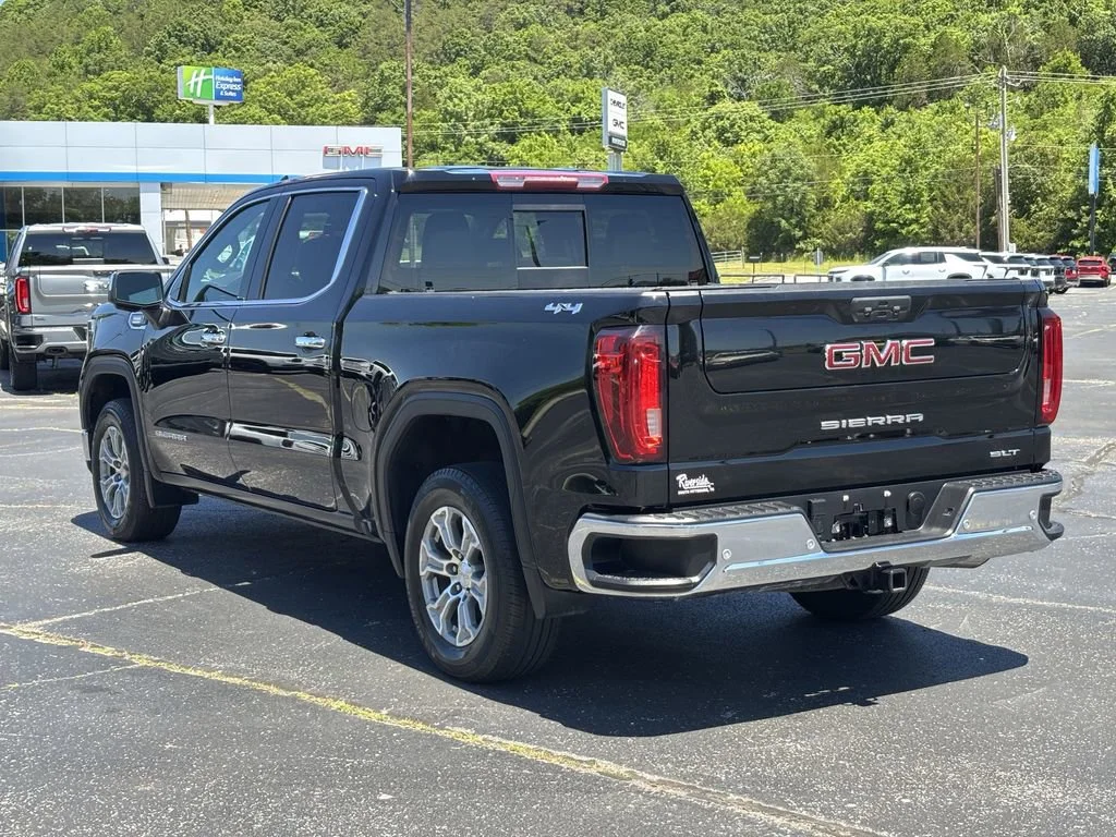 Used 2024 Onyx Black GMC SLT image 7