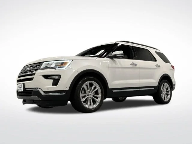 Used 2018 White Ford Limited image 4