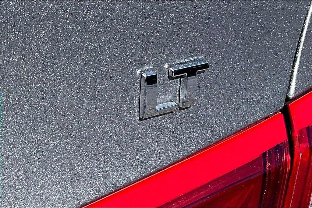 Used 2024 Gray Chevrolet LT image 29