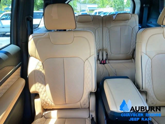 Used 2025 Gray Jeep Summit image 23