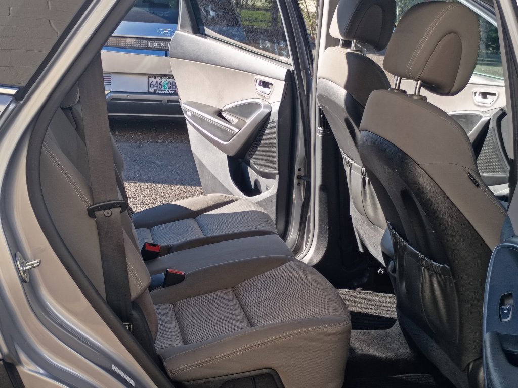 Used 2017 Iron Frost Hyundai SE image 18