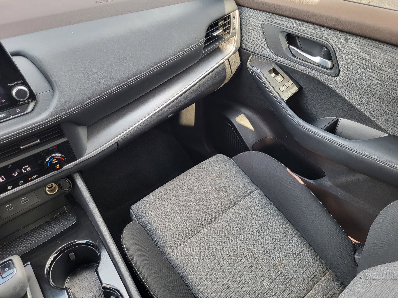 Used 2023 Gun Metallic Nissan SV image 16