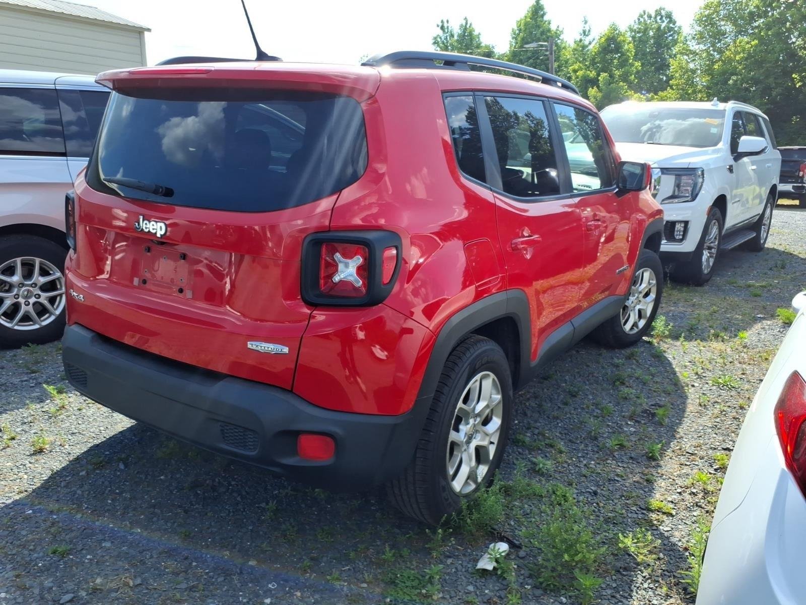 Used 2017 Colorado Red Jeep Latitude image 7