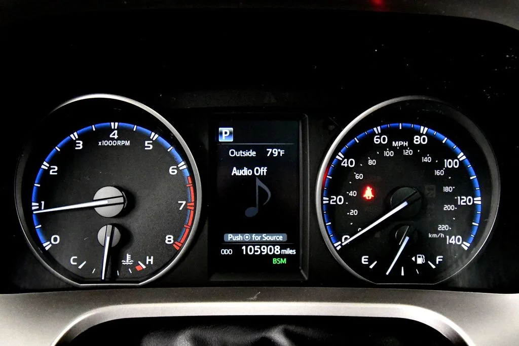 Used 2018 Blue Toyota XLE image 22