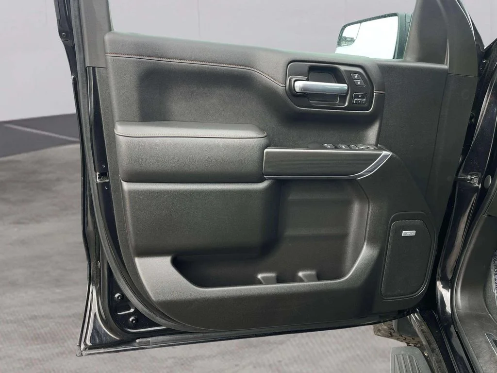 Used 2021 Ebony Twilight Metallic GMC AT4 image 24