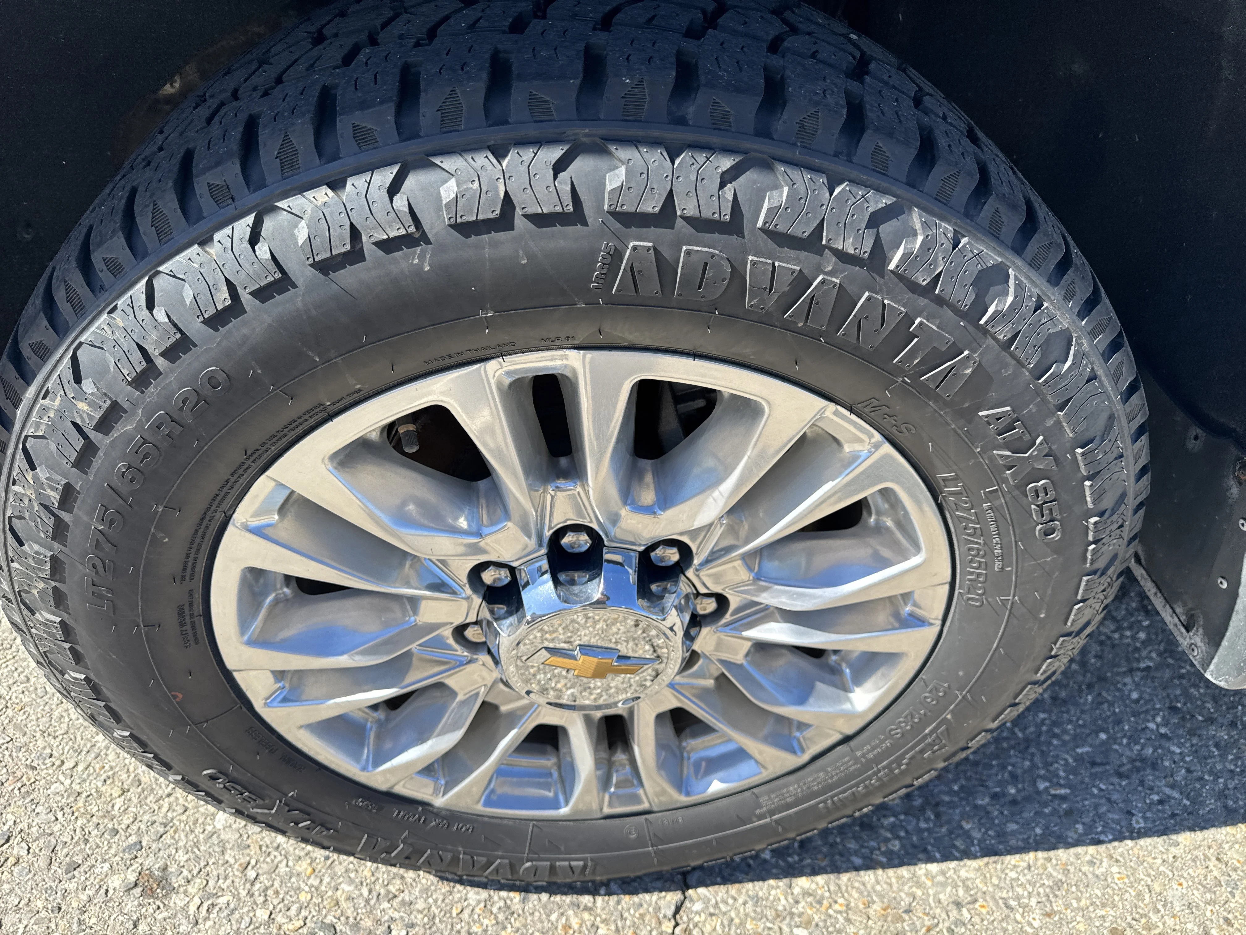 Used 2022 Silver Ice Metallic Chevrolet High Country image 9