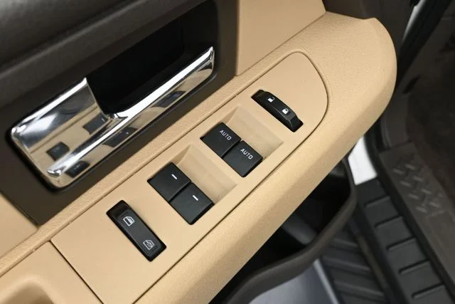 Used 2013 White Ford XLT image 14