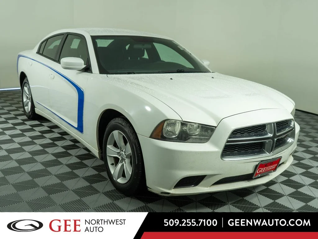 2014 Dodge Charger SE's photo