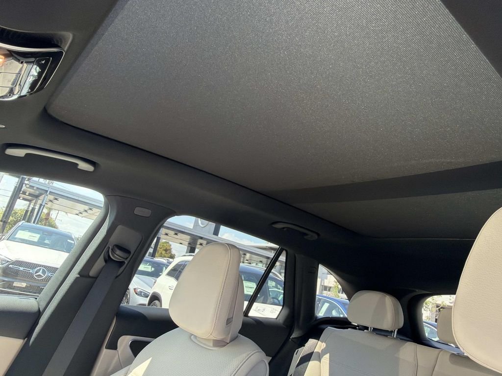 New 2027 Black Mercedes-Benz GLC 300 image 8