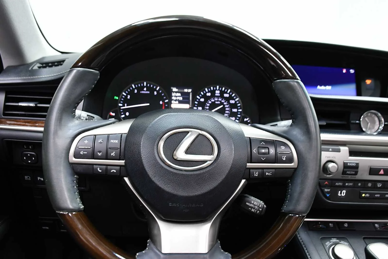 Used 2017 Atomic Silver Lexus  image 17