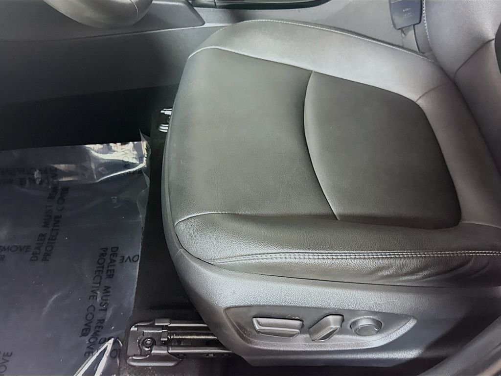 2022 Toyota Corolla Cross XLE - Photo 18