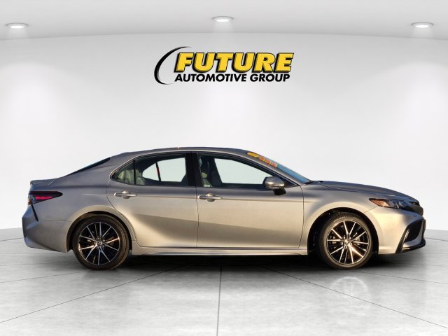 Used 2024 Silver Toyota SE AWD image 3