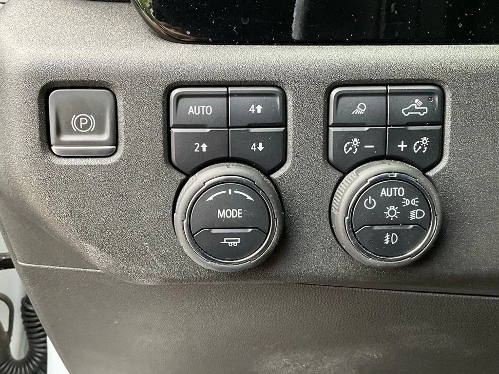 Used 2023 White Chevrolet RST image 33