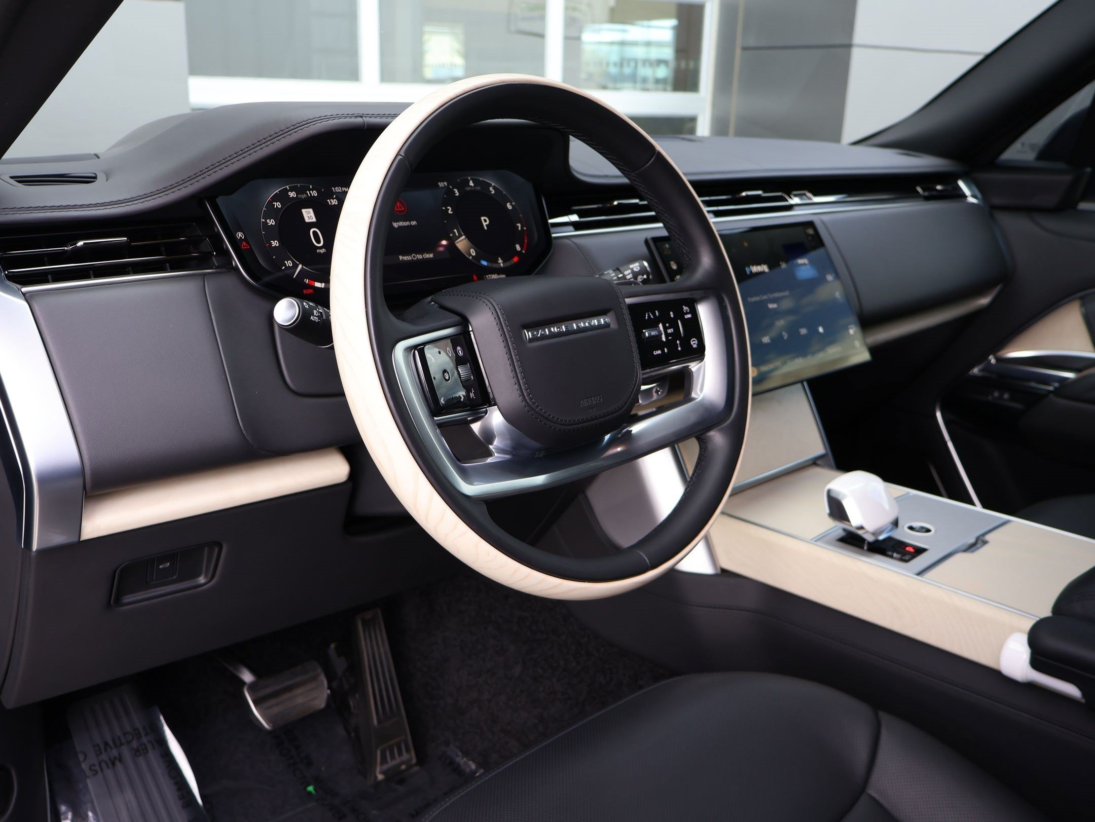 Used 2025 Santorini Black Metallic Land Rover SV image 12