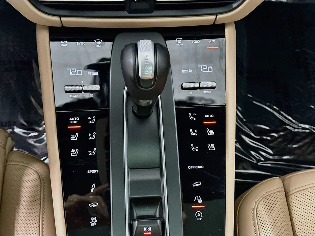 Used 2026  Porsche  image 17