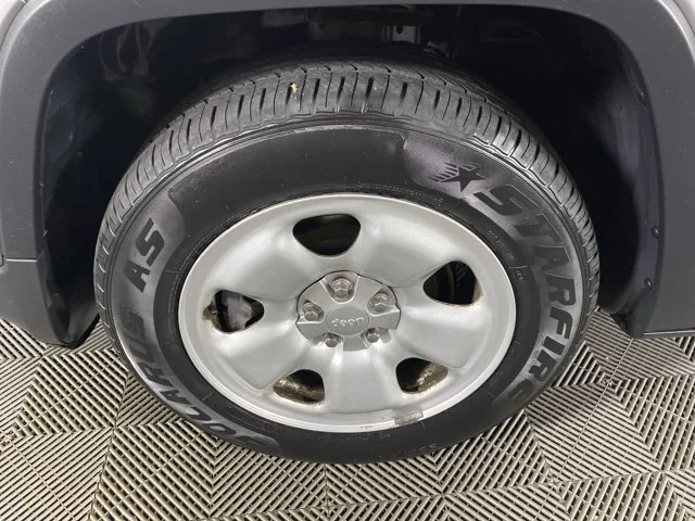 Used 2017 Silver Jeep Sport image 11
