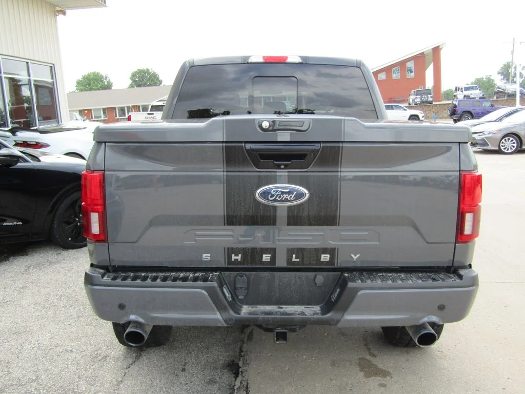 Used 2019  Ford Lariat image 4