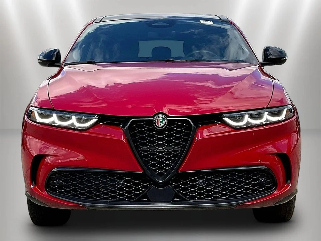 Used 2024 Alfa Rosso Alfa Romeo Veloce image 2
