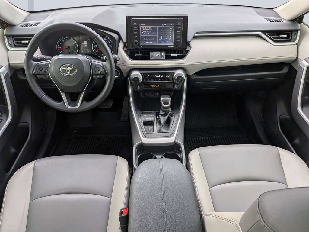 Used 2021 Red Toyota XLE Premium image 17