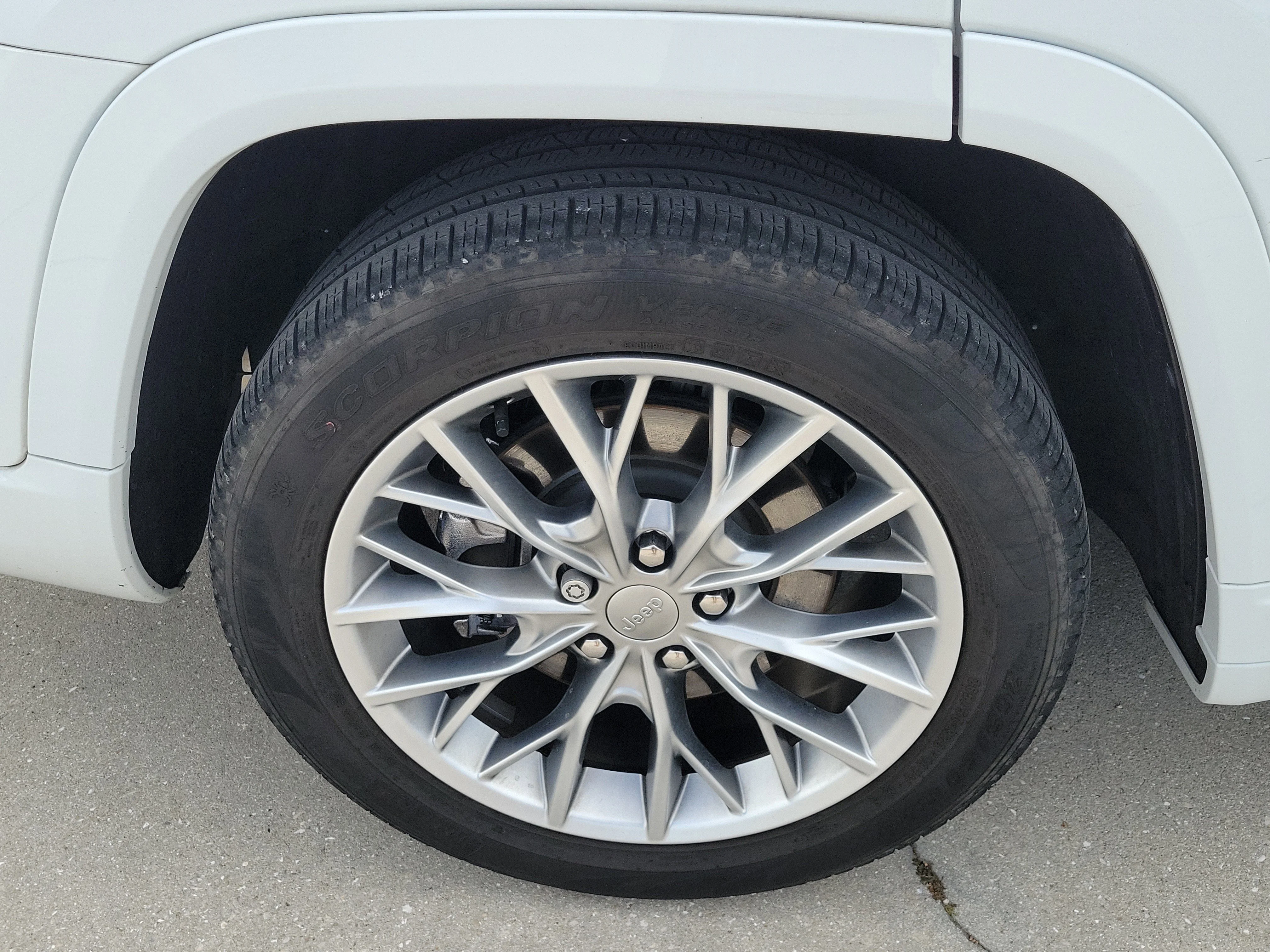 Used 2023 Bright White Clearcoat Jeep Summit image 10