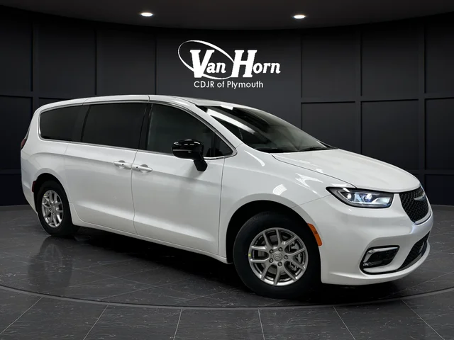 2026 Chrysler Pacifica Select's photo